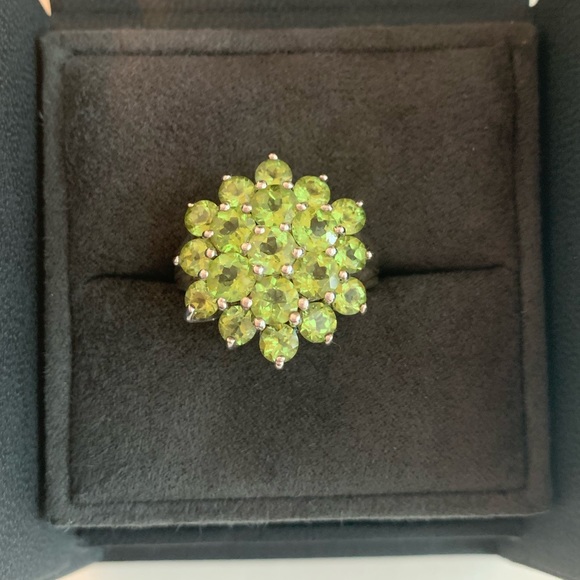 Peridot Ring in Sterling Silver - Picture 9 of 10